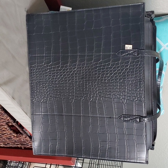 **SOLD**The Work Tote LG - Picture 2 of 4